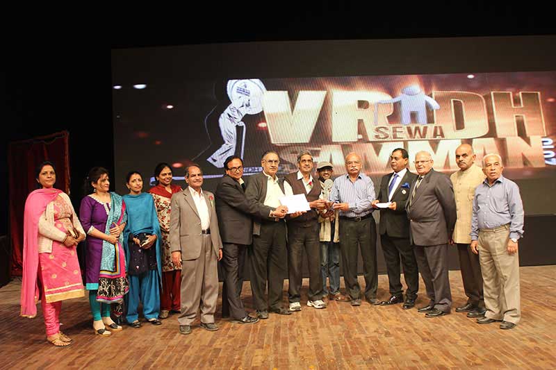 Looking at The Horizon