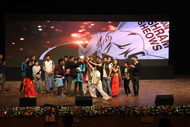 Looking at The Horizon